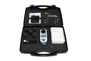 Professional pool water testing with Pooltest 9